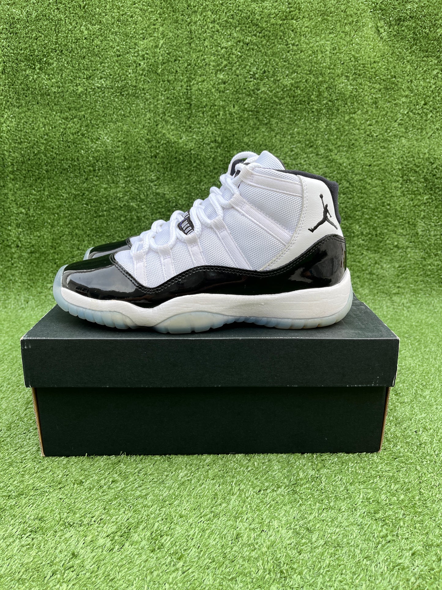 Jordan 11 - Concord [6Y-USED]