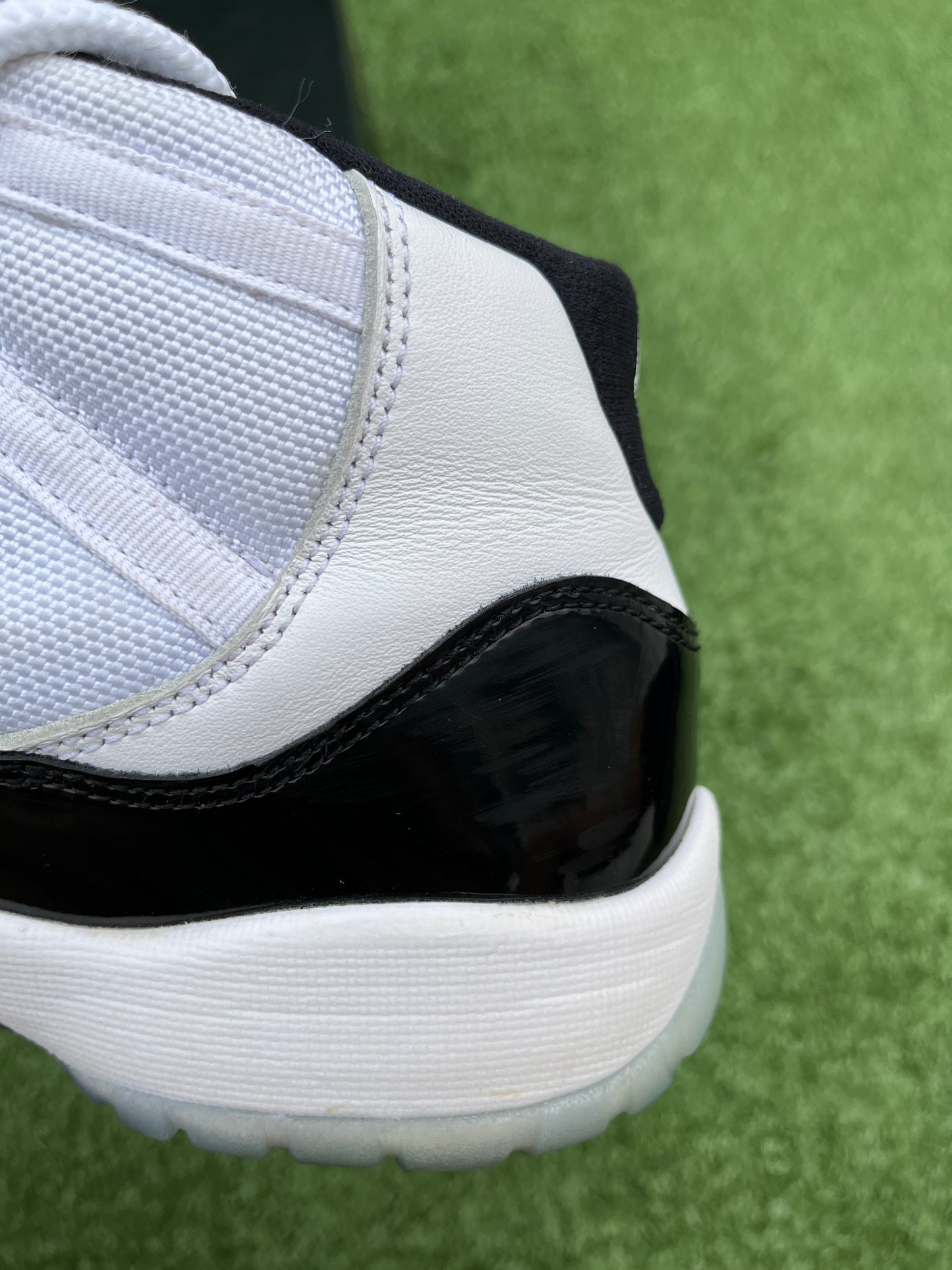 Jordan 11 - Concord [6Y-USED]