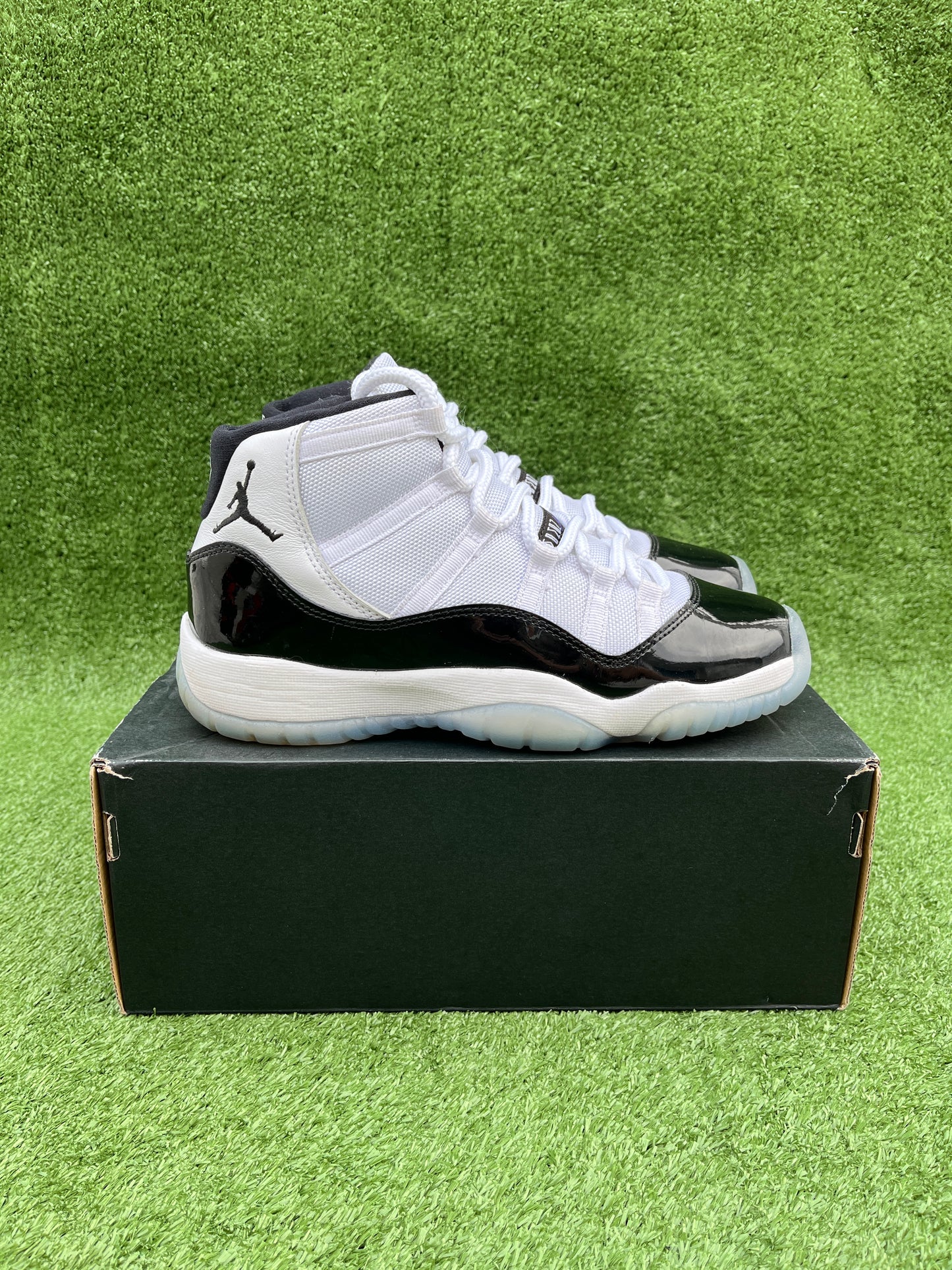 Jordan 11 - Concord [6Y-USED]