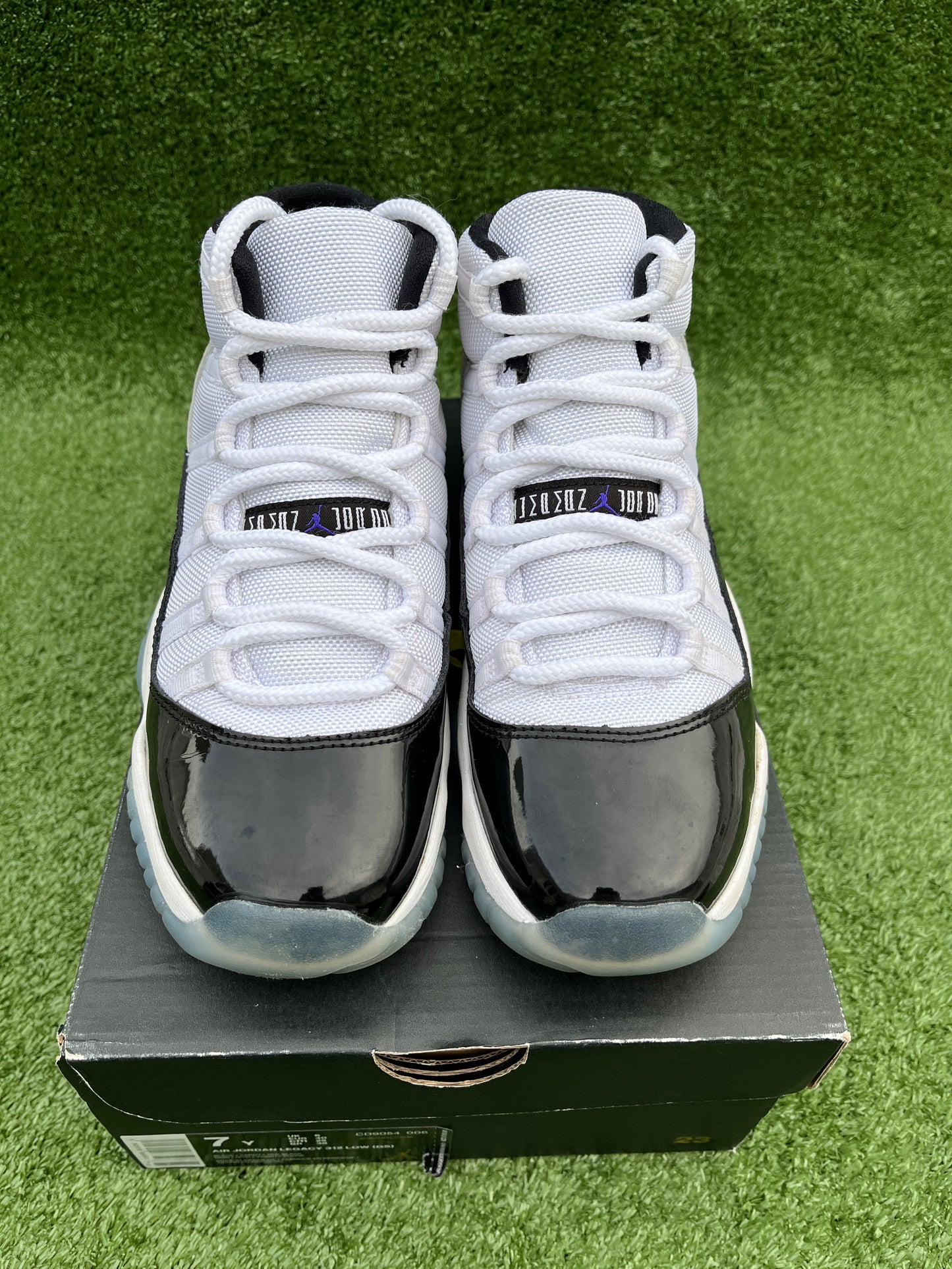 Jordan 11 - Concord [6Y-USED]