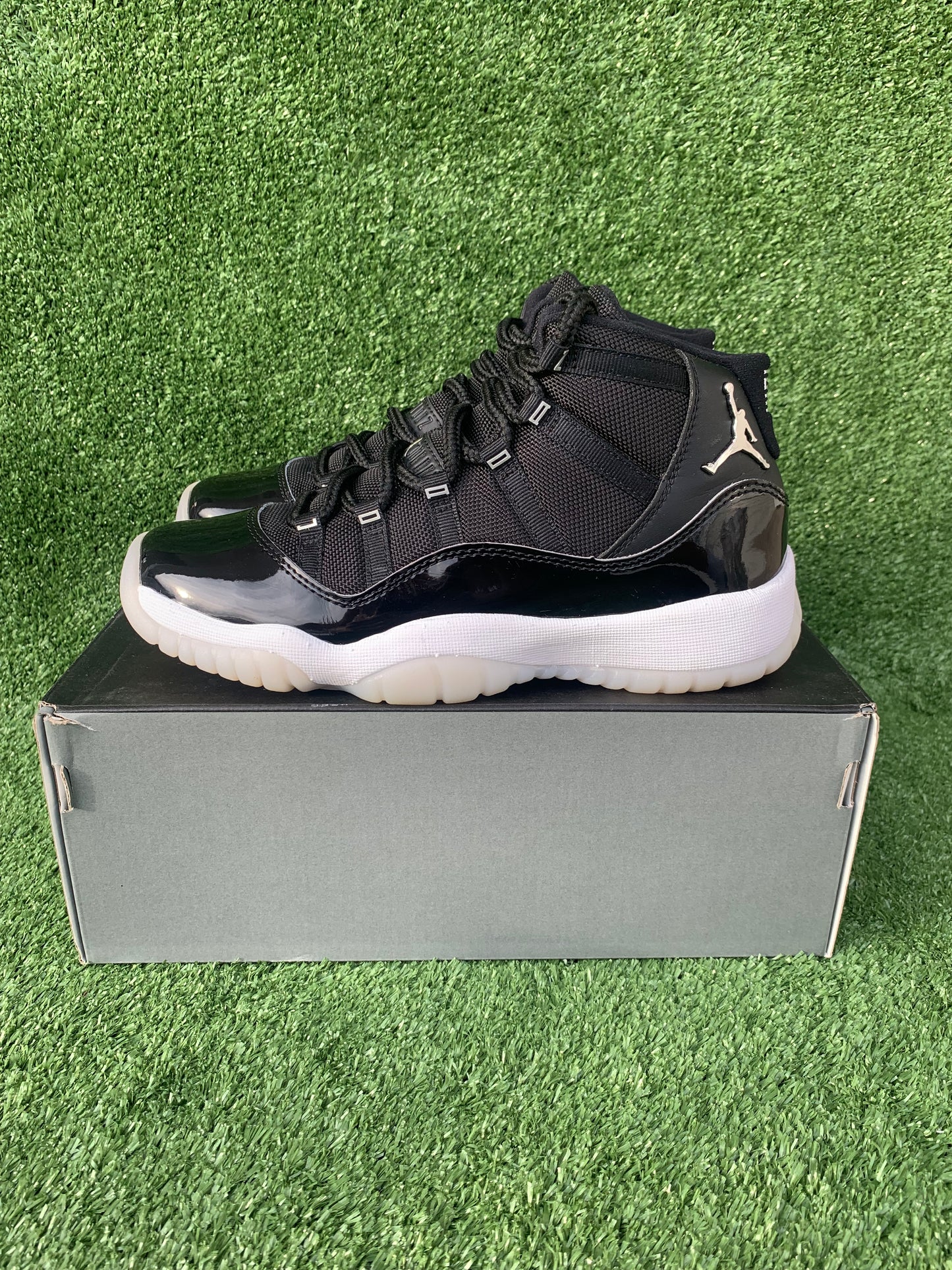 Jordan 11 - Jubilee (GS) [6Y - USED]